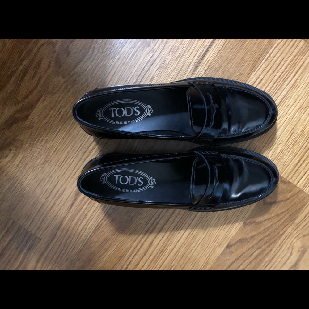 Like New in box Tod’s Gomma Loafer 36.5 (6.5)